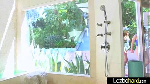 Sexy lesbian Teen performs